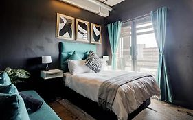 The Embassy Maboneng - Spacious 1-Bedroom - Hallmark House
