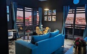 The Onestays Embassy - Maboneng Spacious 1-Bedroom - Back Up Water & Electric - Hallmark House